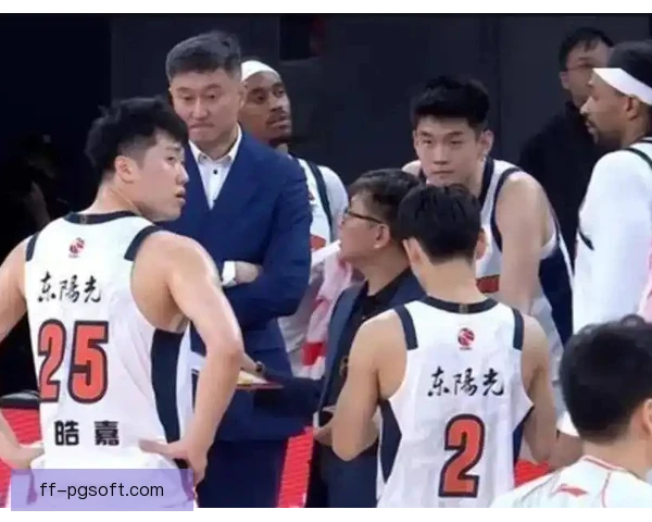 福建男篮双前锋搭配逻辑，攻防互补才是关键